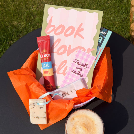 Monthly Bookish Box | The Short Stuff Club