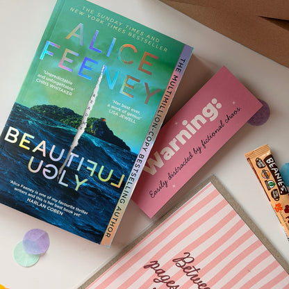 Monthly Bookish Box | The Short Stuff Club