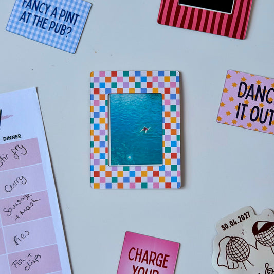 Checkerboard magnetic photo frame